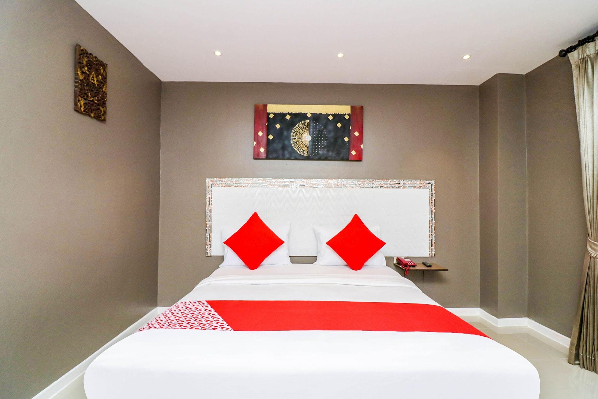 Natural Beach Hotel Патая Екстериор снимка