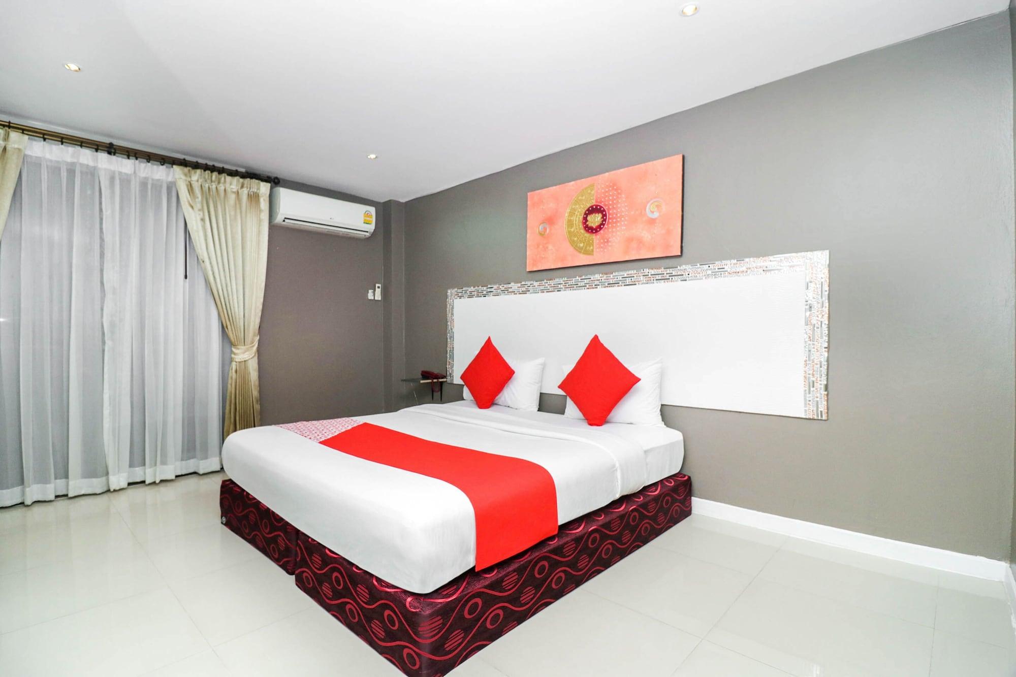Natural Beach Hotel Патая Екстериор снимка