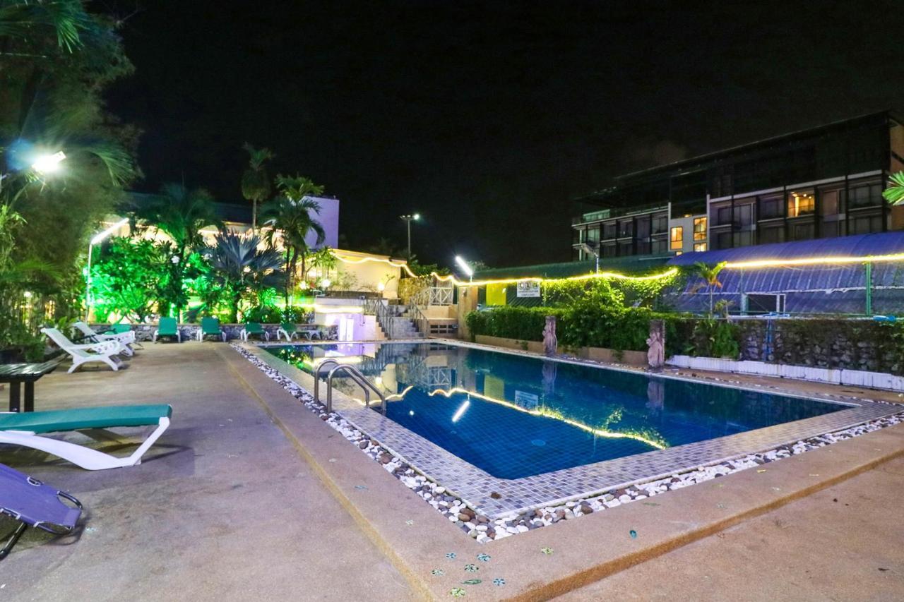 Natural Beach Hotel Патая Екстериор снимка