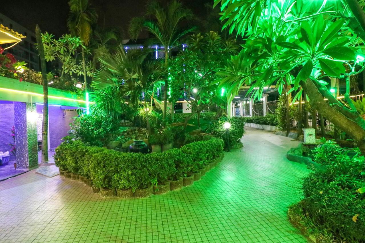 Natural Beach Hotel Патая Екстериор снимка